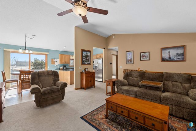 7125 W Rosemont Ln Lane, Sioux Falls, SD 57106