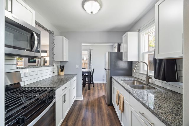 1706 North Avenue, Waukegan, IL 60085