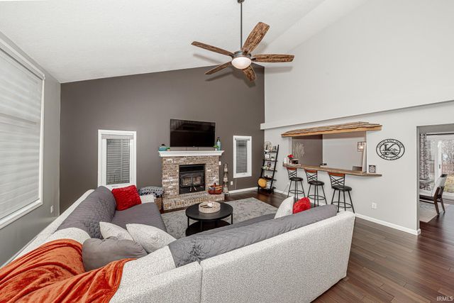 8320 Wyckford Place, Fort Wayne, IN 46825