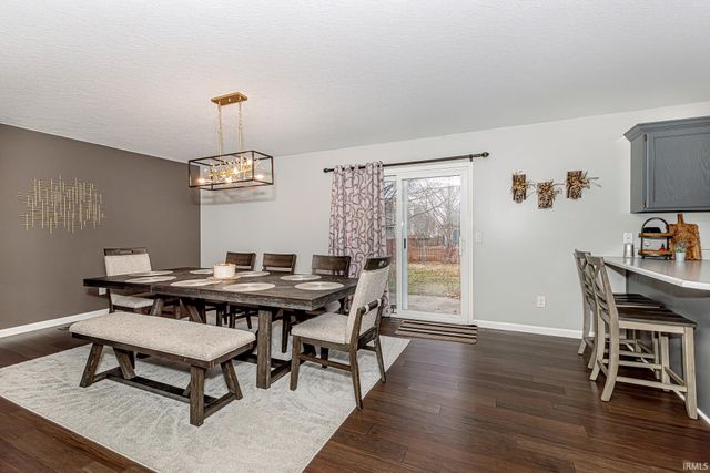 8320 Wyckford Place, Fort Wayne, IN 46825