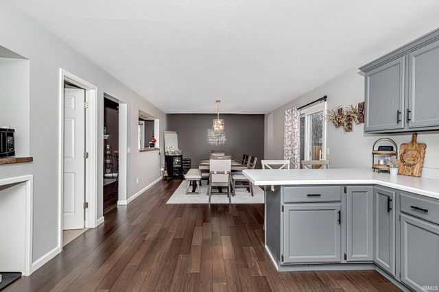 8320 Wyckford Place, Fort Wayne, IN 46825