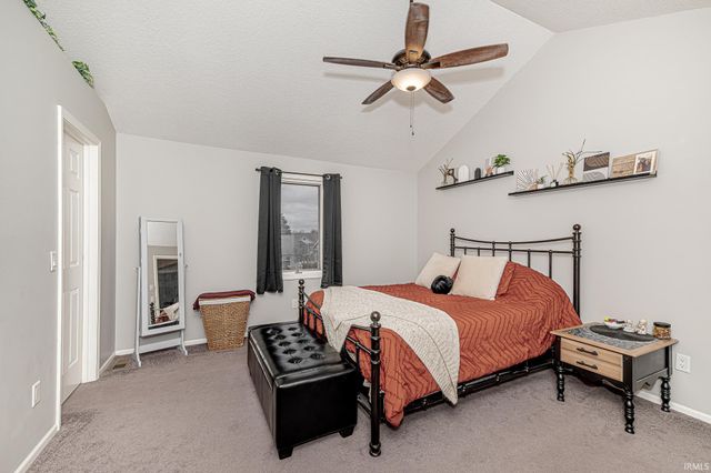 8320 Wyckford Place, Fort Wayne, IN 46825