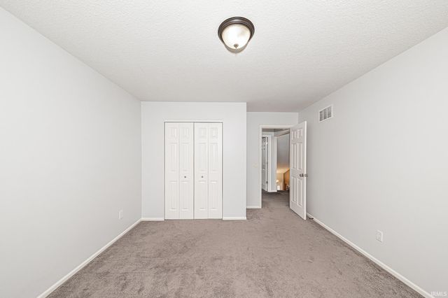 8320 Wyckford Place, Fort Wayne, IN 46825