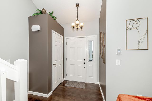 8320 Wyckford Place, Fort Wayne, IN 46825