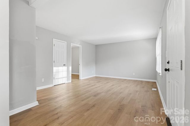 364 Leafmore Drive, Charlotte, NC 28213