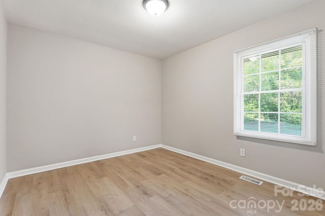 364 Leafmore Drive, Charlotte, NC 28213