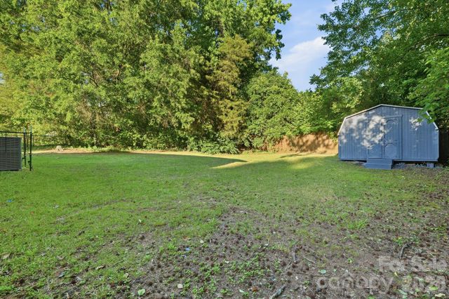 364 Leafmore Drive, Charlotte, NC 28213