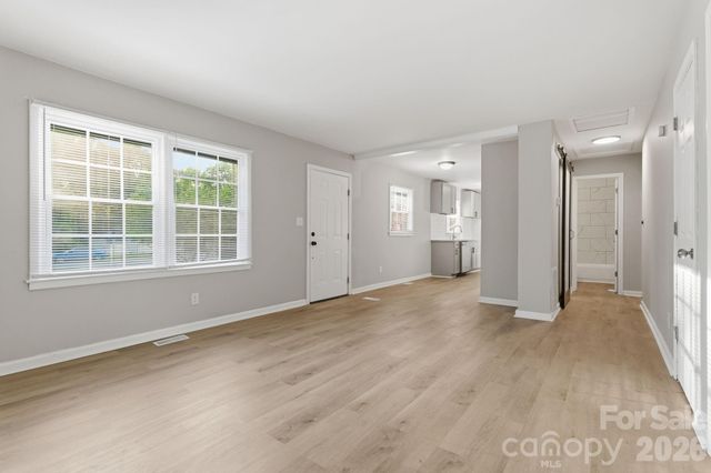 364 Leafmore Drive, Charlotte, NC 28213