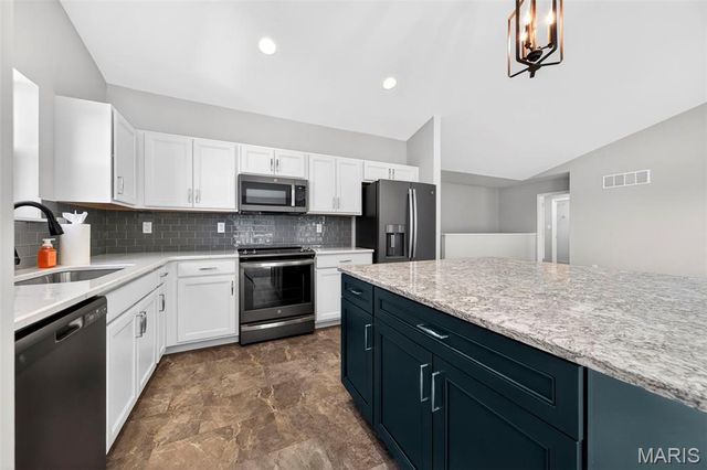 5634 Sun Bear Drive, House Springs, MO 63051