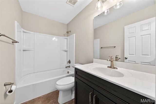 5634 Sun Bear Drive, House Springs, MO 63051