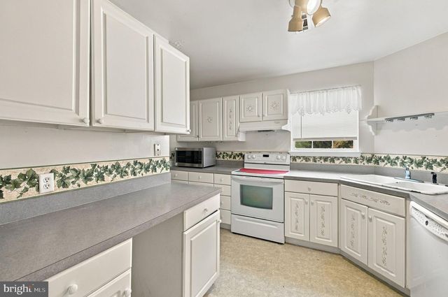 17021 VILLAGE LN, King George, VA 22485