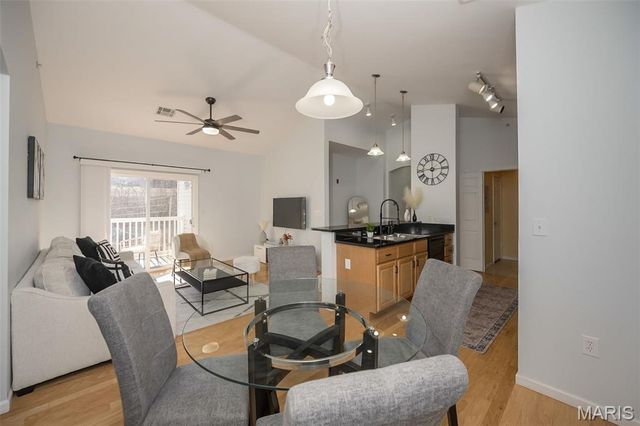 37 Kassebaum Lane 305, St Louis, MO 63129