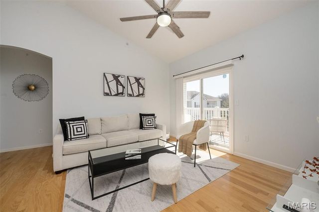 37 Kassebaum Lane 305, St Louis, MO 63129