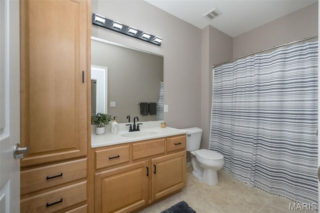 37 Kassebaum Lane 305, St Louis, MO 63129