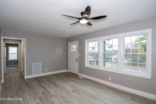 2419 Cecil Ave, Knoxville, TN 37917