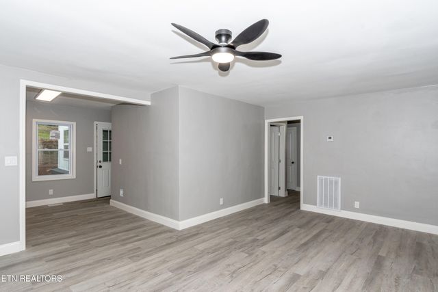 2419 Cecil Ave, Knoxville, TN 37917