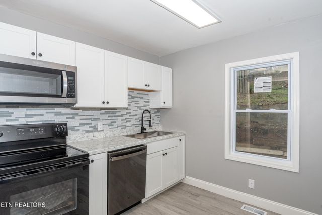 2419 Cecil Ave, Knoxville, TN 37917