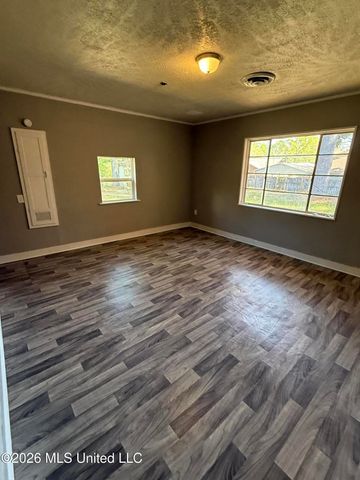 3938 Oakhill Drive, Jackson, MS 39206