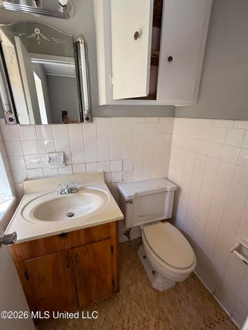 3938 Oakhill Drive, Jackson, MS 39206