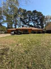 3938 Oakhill Drive, Jackson, MS 39206
