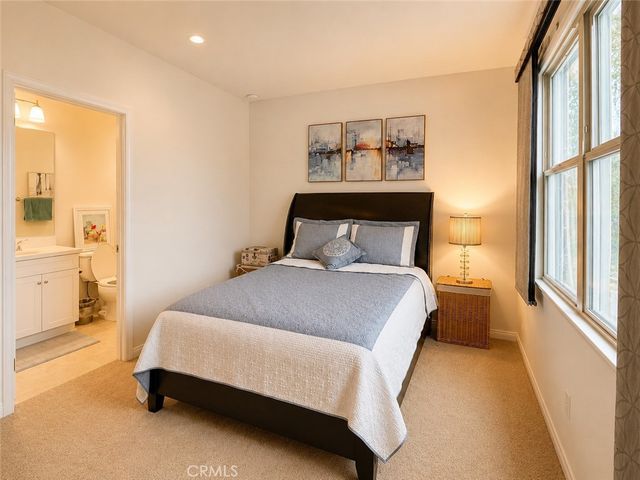 66 Overbrook, Irvine, CA 92620