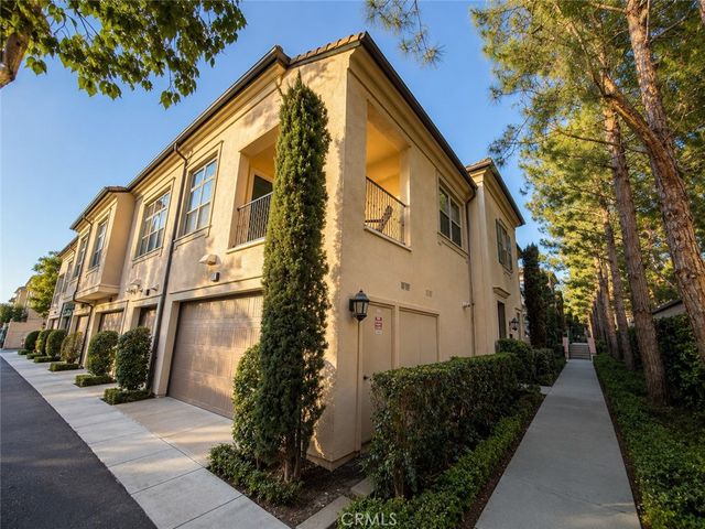 66 Overbrook, Irvine, CA 92620