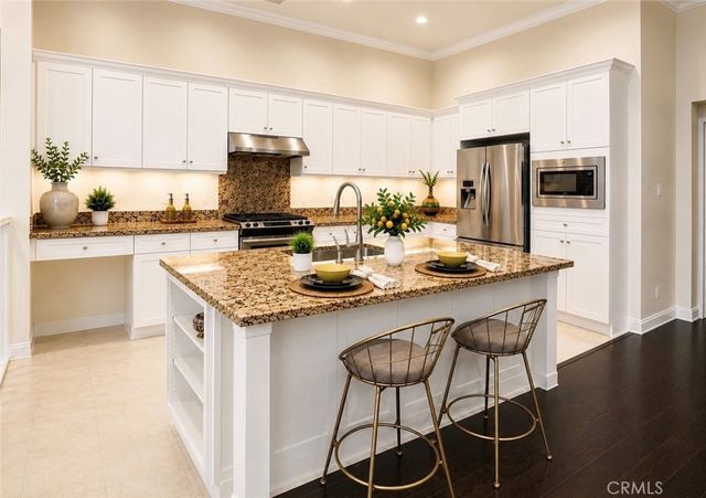 66 Overbrook, Irvine, CA 92620