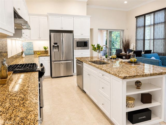 66 Overbrook, Irvine, CA 92620