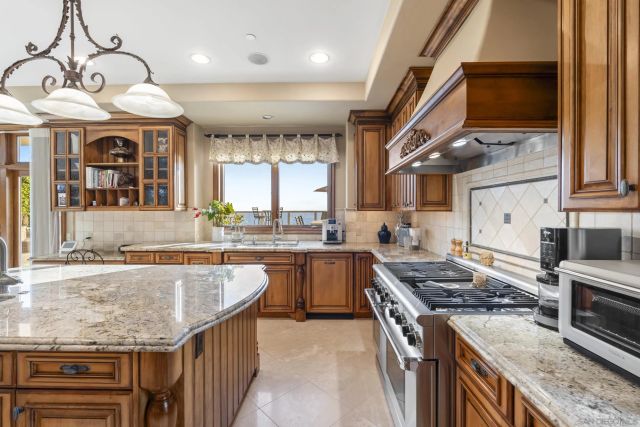 518 Neptune, Encinitas, CA 92024