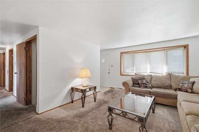 954 Ellen Drive, Baldwin Boro, PA 15227