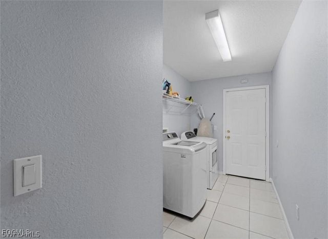 2620 NE 21st CT, Cape Coral, FL 33909