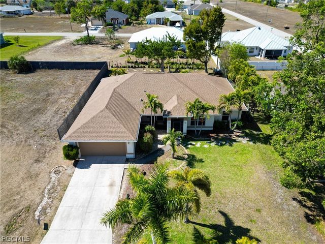 2620 NE 21st CT, Cape Coral, FL 33909