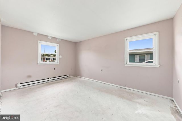 21 CLAY CIR, Brick, NJ 08724