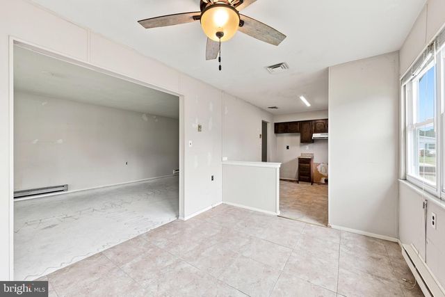 21 CLAY CIR, Brick, NJ 08724