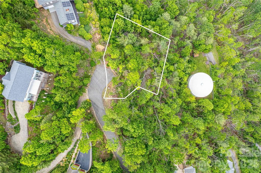 99999 BLACK OAK Drive 13, Asheville, NC 28804