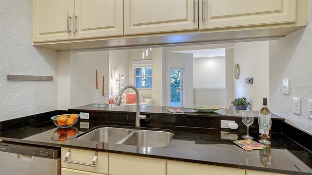 1064 N TAMIAMI TRAIL 1125, Sarasota, FL 34236