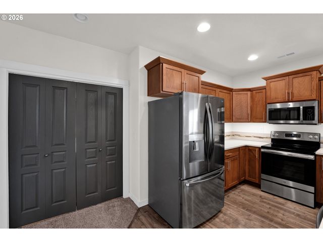 32944 E LINCOLN Way, Eugene, OR 97408