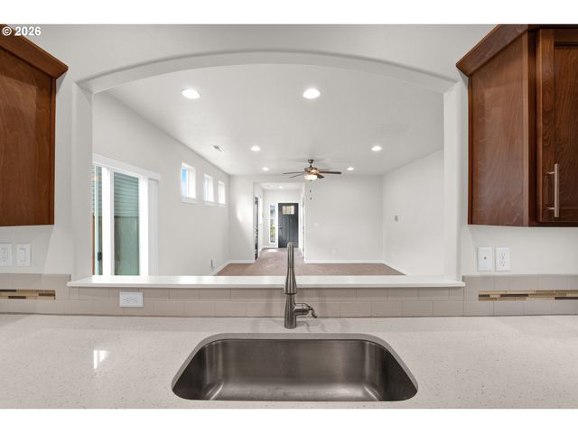 32944 E LINCOLN Way, Eugene, OR 97408