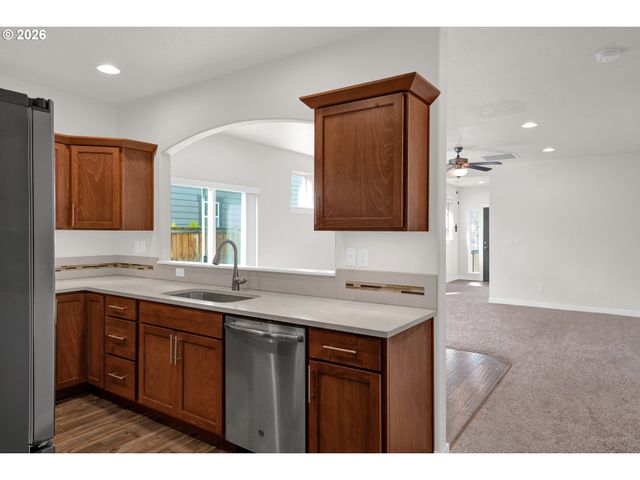 32944 E LINCOLN Way, Eugene, OR 97408