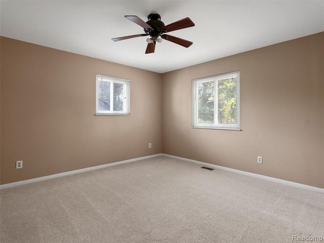 970 Golfview Drive, Lake Orion, MI 48362