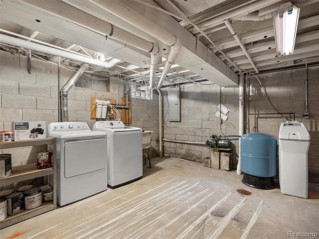 970 Golfview Drive, Lake Orion, MI 48362