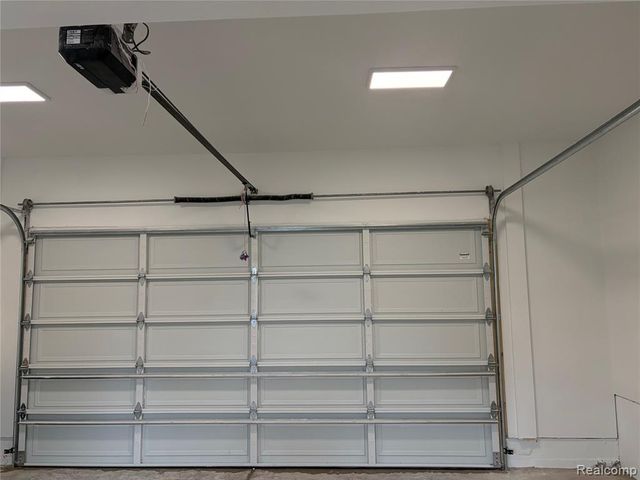 970 Golfview Drive, Lake Orion, MI 48362