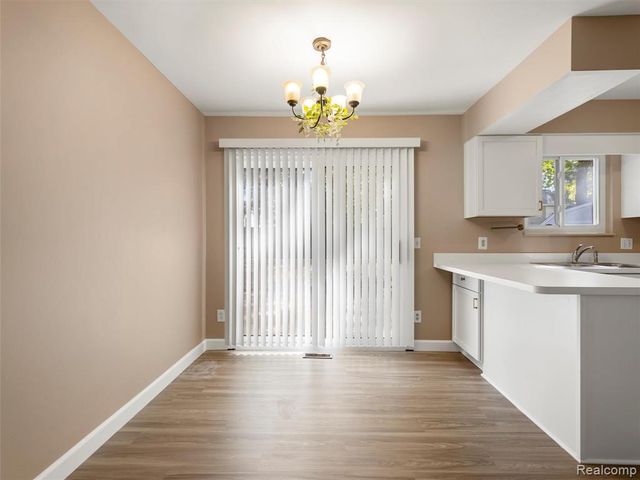 970 Golfview Drive, Lake Orion, MI 48362