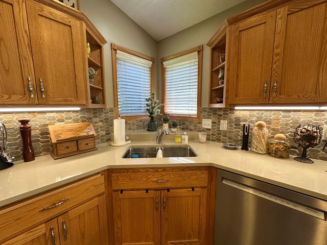 607 13th Avenue N, Moorhead, MN 56560