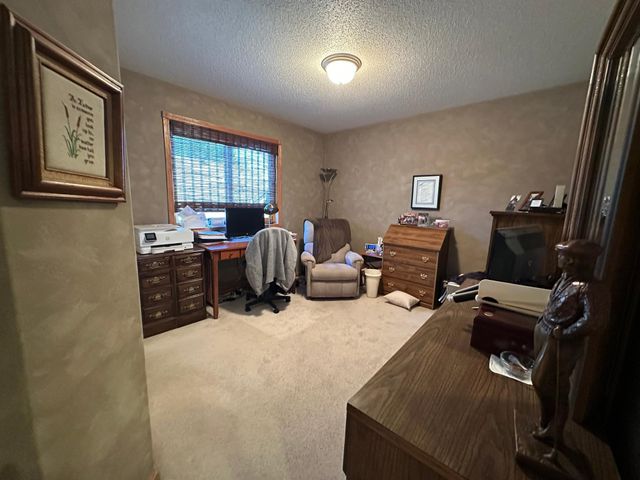 607 13th Avenue N, Moorhead, MN 56560