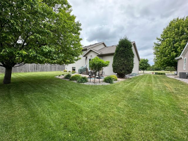 607 13th Avenue N, Moorhead, MN 56560