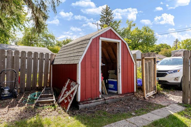 1638 9th Street N, Fargo, ND 58102