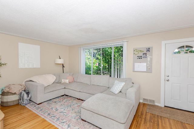 1638 9th Street N, Fargo, ND 58102