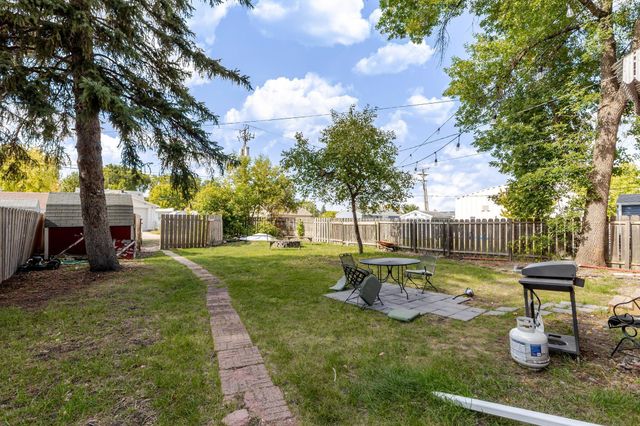1638 9th Street N, Fargo, ND 58102
