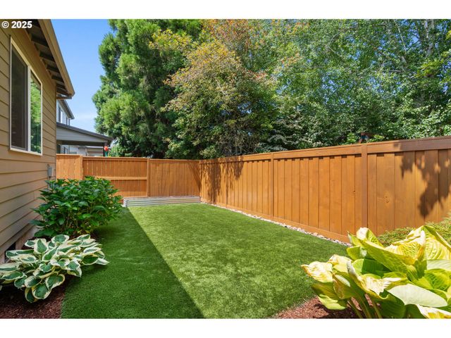 3466 N HOLLADAY St, Cornelius, OR 97124